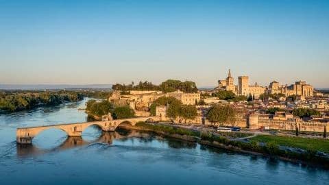 Vue de Avignon : le pont Saint-Bénézet et le Rhône
