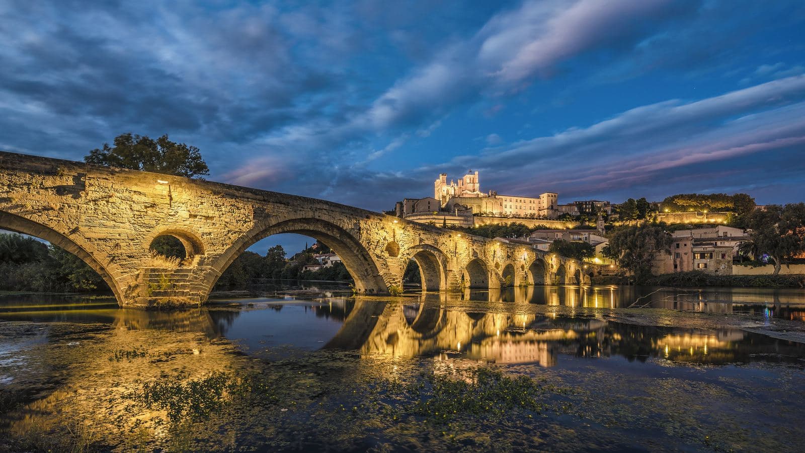 Vue de Béziers : le Pont-Vieux et la cathédrale Saint-Nazaire