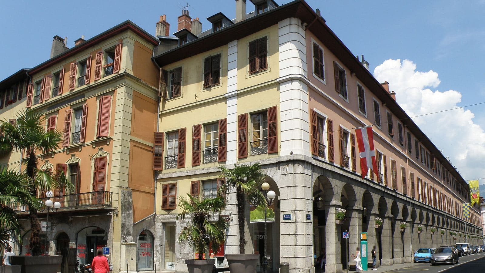 Vue de Chambéry : la rue de Boigne
