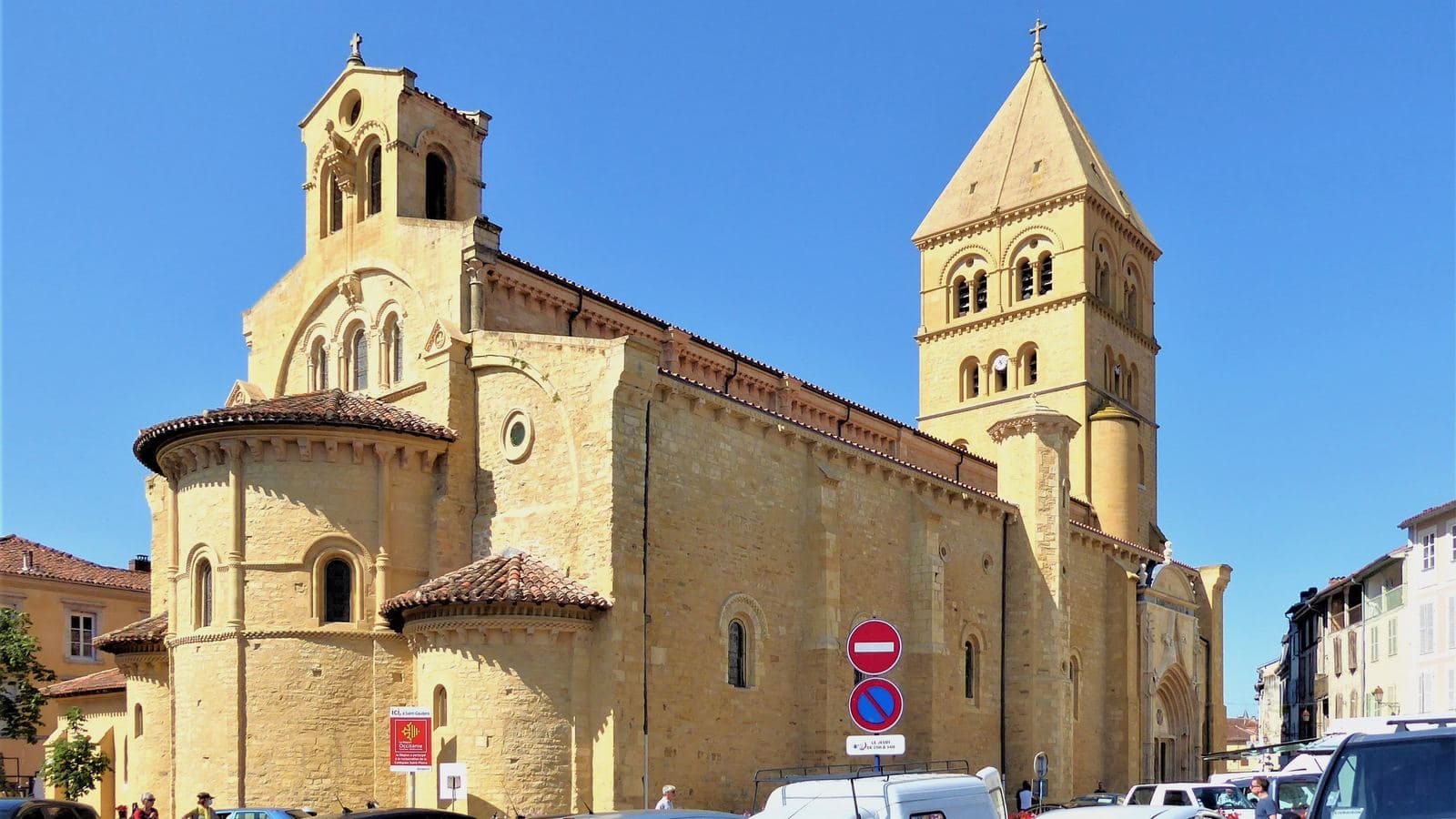 Vue de Saint-Gaudens : la collégiale Saint-Pierre-et-Saint-Gaudens